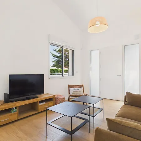 Maison Pour 8 Avec Jardin, Proche Plages 別荘 サンティレール・ド・リエ